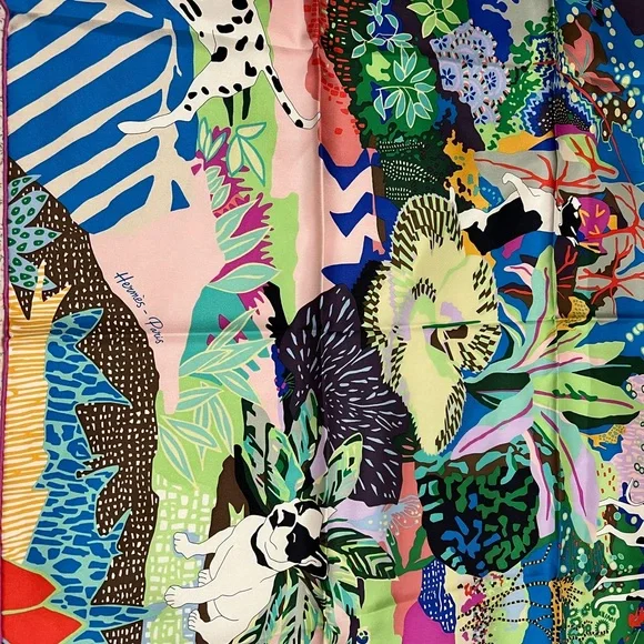 SOLD Hermes 90x90 cm multiple color - Picture 3 of 5